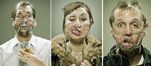 Khuôn mặt biến dạng băng dính