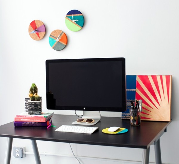 tự chế đồng hộ treo tường ấn tượng và màu sắc