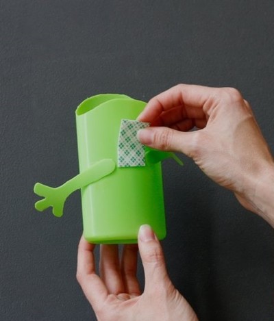 tự chế ống đựng bút dễ thương từ vỏ chai nhựa