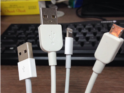 Dùng băng dính điện để nối dây sạc iphone khi bị đứt