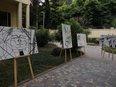 Triển lãm nghệ thuật băng dính tại Hà Nội